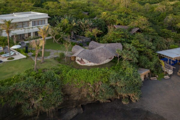 Between inhale and exhale: A stay at Oshom Bali